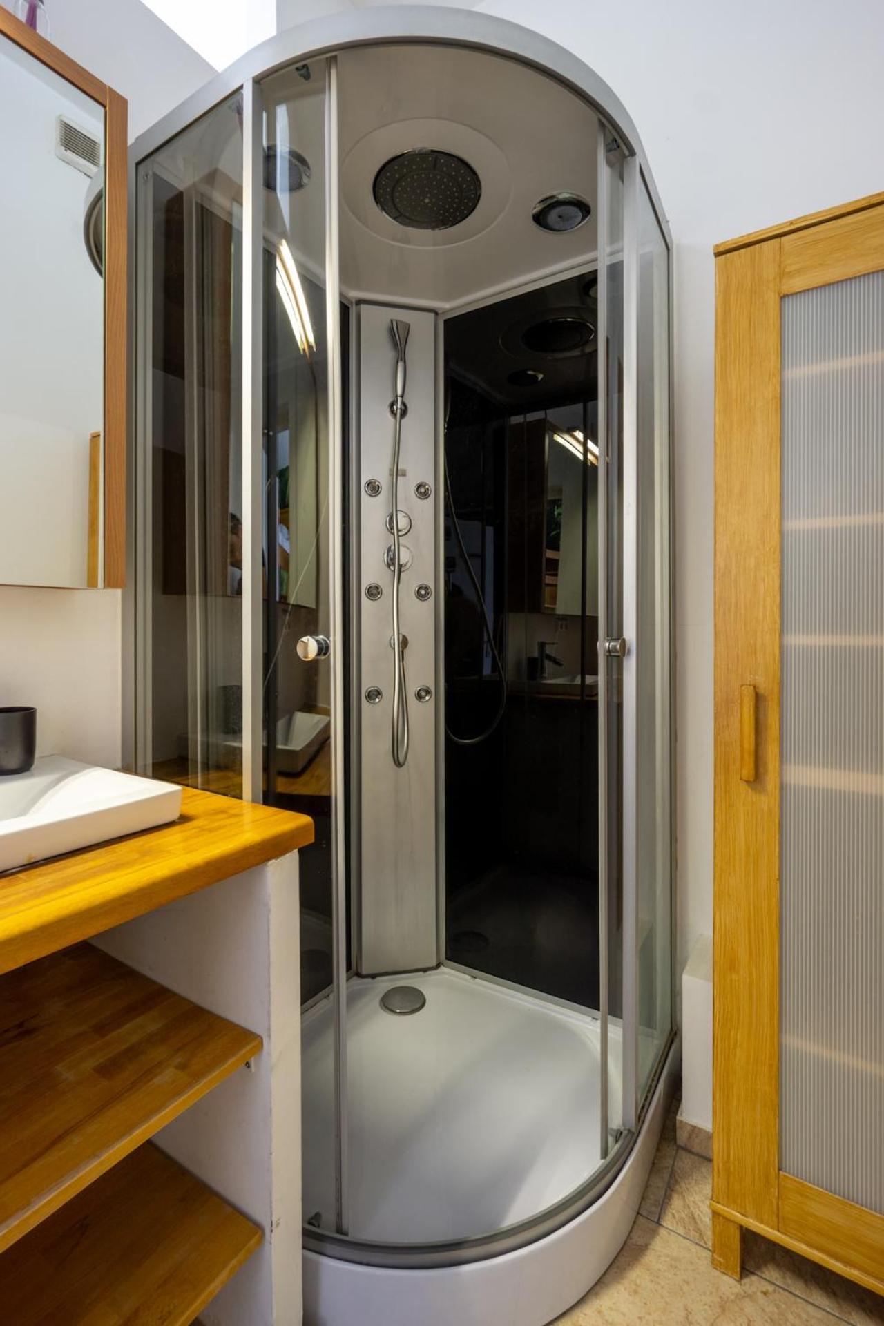 Next To Stadthalle & Westbahnhof Appartement *
